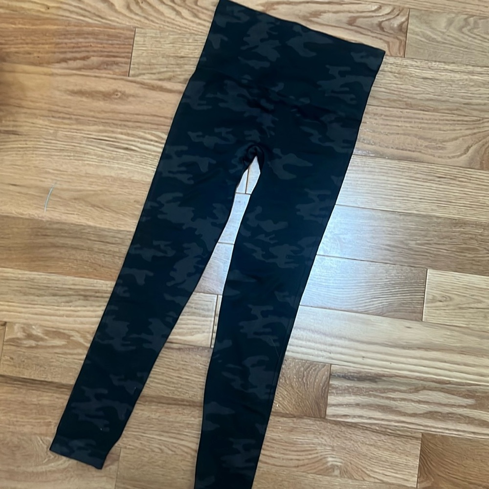 Camo XS Spanx Leggings